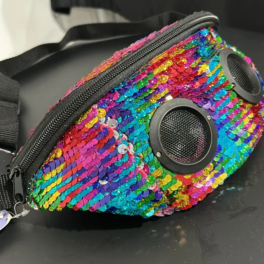 Claire’s speaker waist bag - Picture 2 of 7
